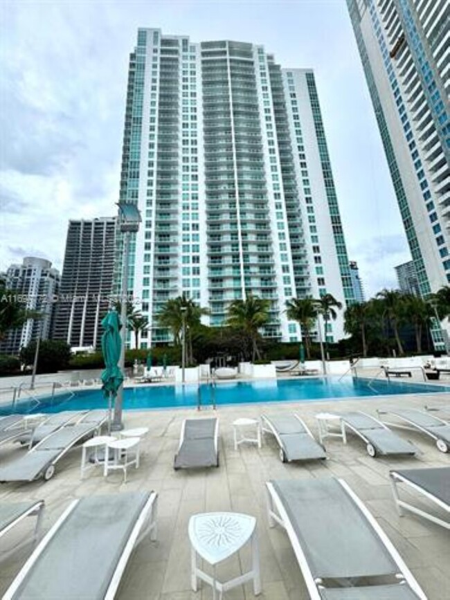 property at 951 Brickell Ave