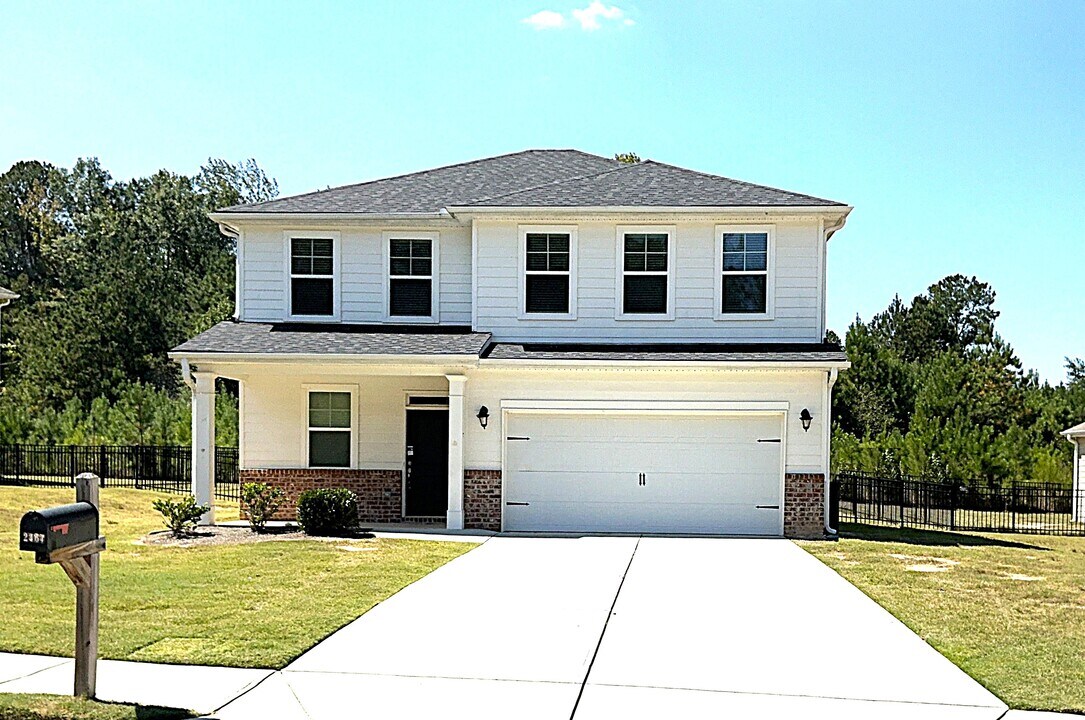 2464 Napa Valley Dr in Villa Rica, GA - Building Photo