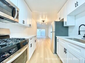 136 S Oxford Ave, Unit 7 in Los Angeles, CA - Foto de edificio - Building Photo