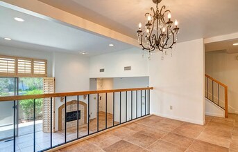 13240 Fiji Way in Marina Del Rey, CA - Building Photo - Building Photo