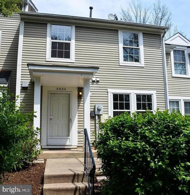 5934 Havener House Way in Centreville, VA - Building Photo - Building Photo