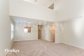 1435 Blue Brook Way in Greenwood, IN - Building Photo - Building Photo