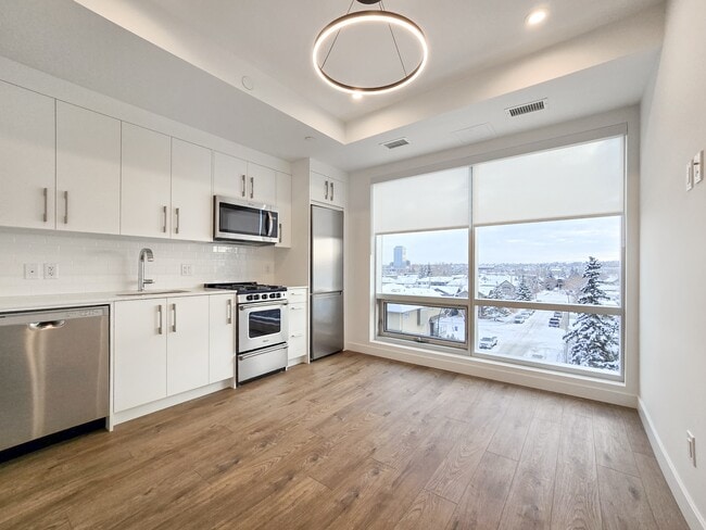 110-18A 18a St NW in Calgary, AB - Building Photo - Building Photo