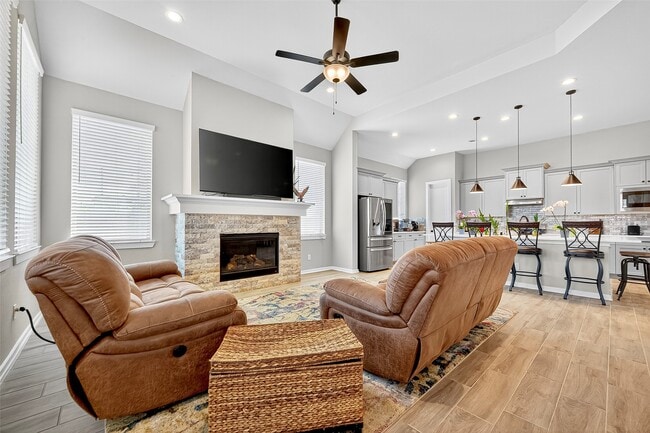 6034 Painted Plains Ln