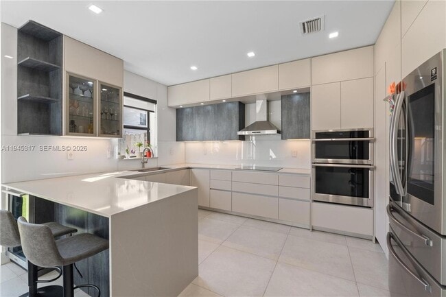 17619 SW 153rd Path in Miami, FL - Foto de edificio - Building Photo