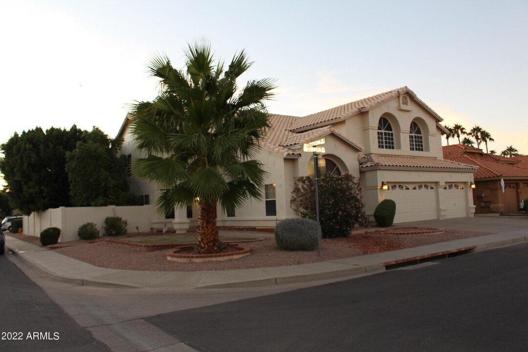 402 N Rita Ln in Chandler, AZ - Building Photo
