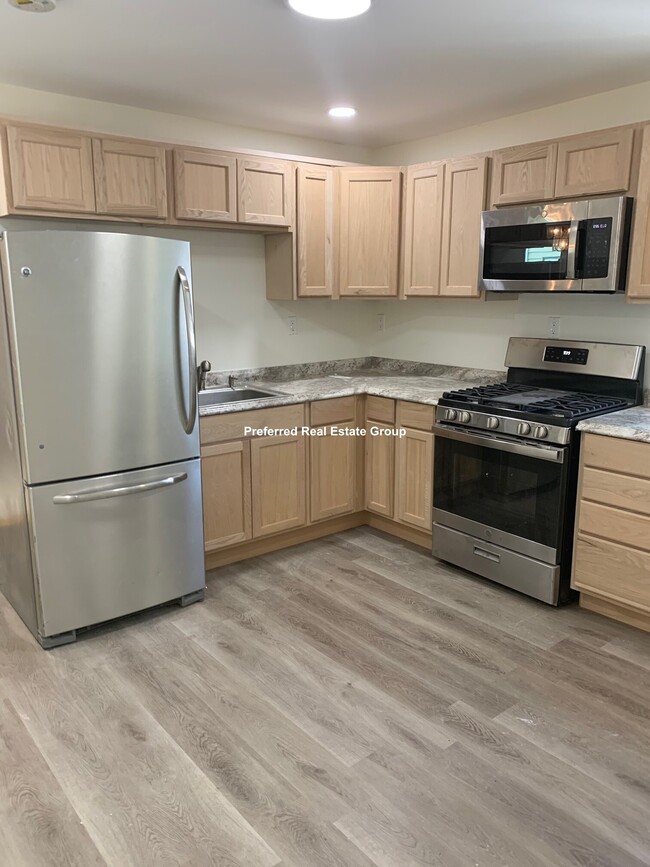 142 Spencer St, Unit #2