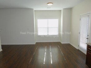 117 Sommerwall Pl in Greensboro, NC - Building Photo - Building Photo