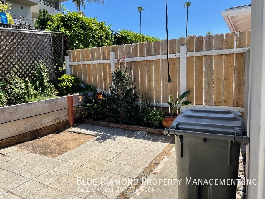 2045 Edinburg Ave in Encinitas, CA - Building Photo