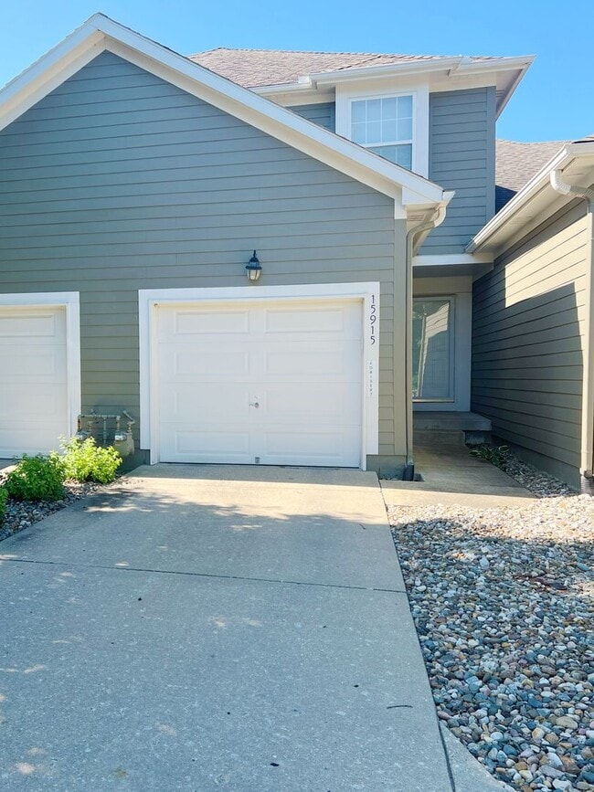 15915 W 89th Pl in Lenexa, KS - Building Photo - Building Photo