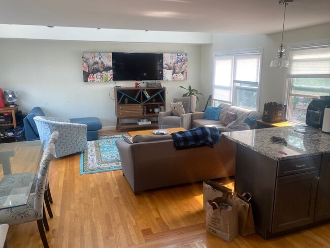 72 6th St, Unit 2
