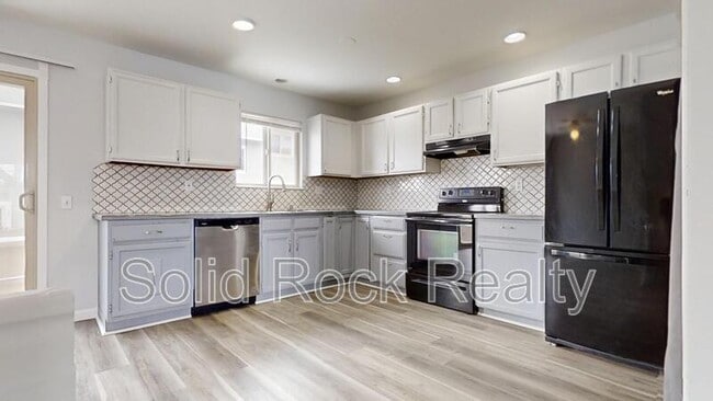 3902 Smoke Tree Dr in Colorado Springs, CO - Building Photo - Building Photo