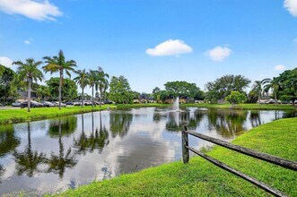 2368 Waterside Dr in Lake Worth Beach, FL - Building Photo - Building Photo