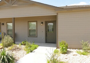 101 Capps St in Rio Vista, TX - Building Photo - Building Photo