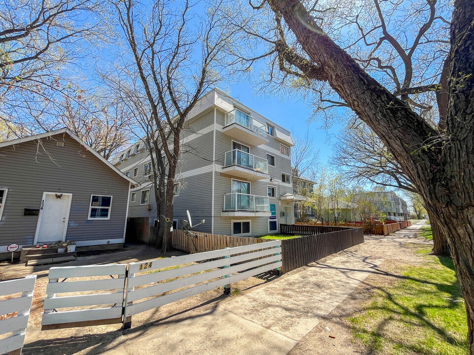Capricorn Apartments in Saskatoon, SK - Building Photo