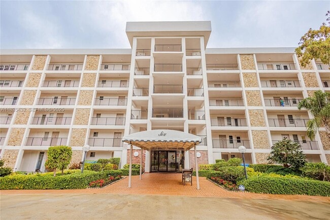 property at 2751 N Palm Aire Dr