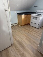 256 Lowell Ave in Newton, MA - Foto de edificio - Building Photo