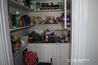 11 Mt Hood Rd, Unit 2 in Boston, MA - Foto de edificio - Building Photo