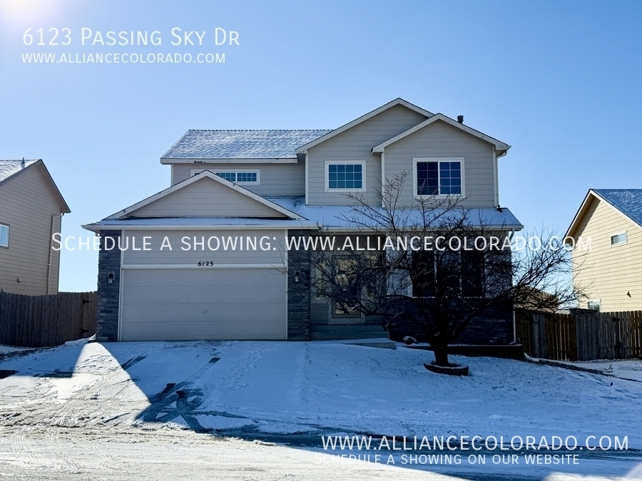 6123 Passing Sky Dr in Colorado Springs, CO - Foto de edificio