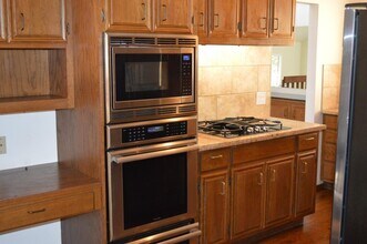 1005 Drake Ct in San Carlos, CA - Building Photo - Building Photo