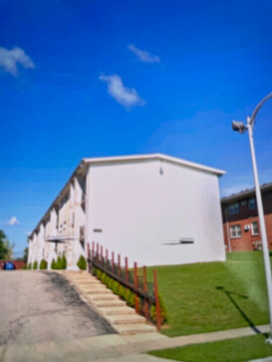 1624 Jennifer Rd, Unit 108 in Lexington, KY - Foto de edificio