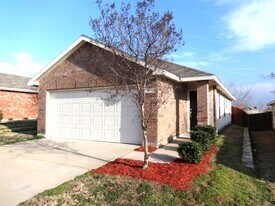4005 Shawnee Trail in Heartland, TX - Building Photo