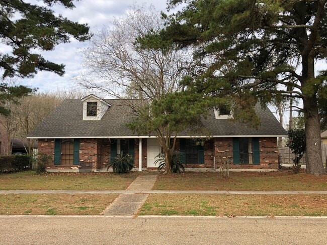 1333 Oakdale Dr in Baton Rouge, LA - Building Photo - Building Photo