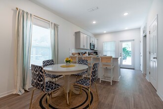 Beacon Point Townes in St. Augustine, FL - Building Photo - Interior Photo