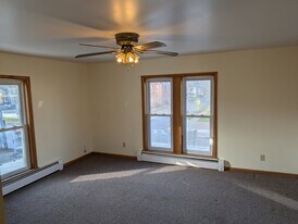 129 Main St in Bellville, OH - Building Photo