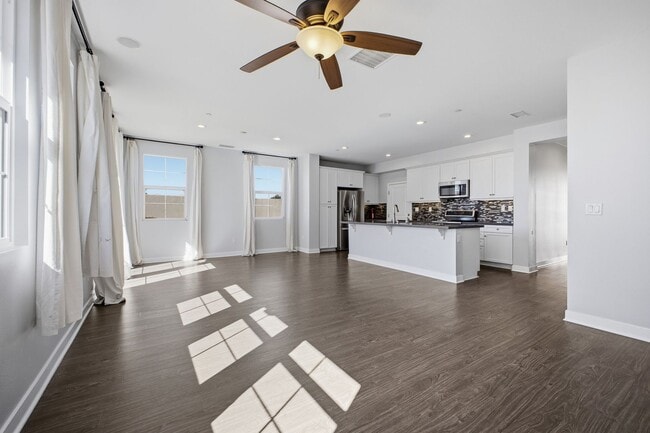 289 E Arrow Hwy in Glendora, CA - Building Photo - Building Photo