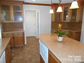 1330 E Barden Rd in Charlotte, NC - Building Photo - Building Photo