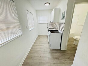 2900 W Flagler St in Miami, FL - Building Photo - Building Photo