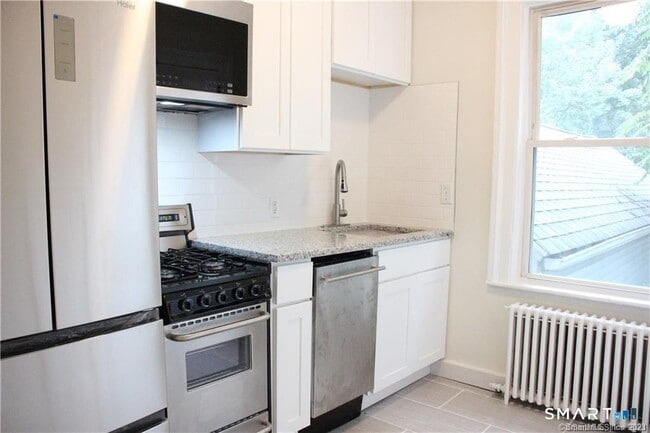 34 Cottage St in New Haven, CT - Building Photo - Building Photo