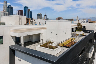 649 Lofts in Los Angeles, CA - Foto de edificio - Building Photo