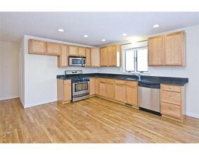 7 Hiawatha Rd in Boston, MA - Building Photo - Building Photo