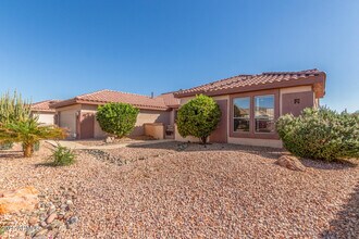 16331 W Willow Creek Ln in Surprise, AZ - Foto de edificio - Building Photo