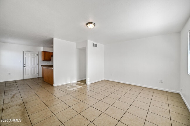 1908 E Broadway Rd in Phoenix, AZ - Building Photo - Building Photo