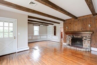 1140 Oyster Mill Rd in Camp Hill, PA - Building Photo - Building Photo
