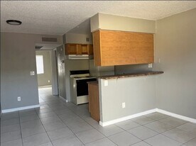 Brill Square Apartments in Phoenix, AZ - Building Photo