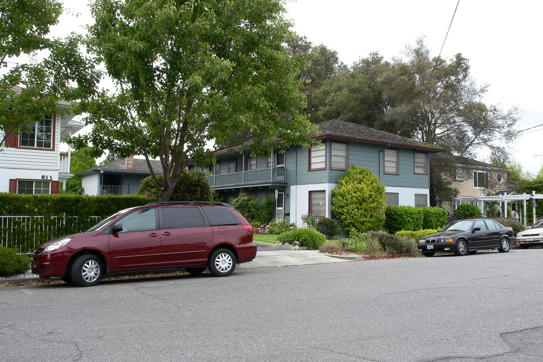 837 Live Oak Ave in Menlo Park, CA - Building Photo