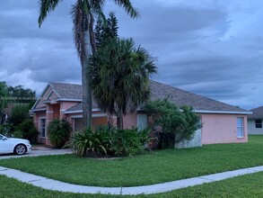 1502 Scholar Ct in Lehigh Acres, FL - Building Photo - Building Photo