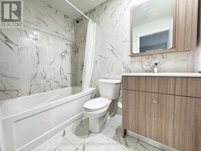 75 Canterbury Pl in Toronto, ON - Building Photo - Building Photo