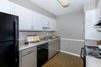 1805 Roswell Rd, Unit 401 in Marietta, GA - Building Photo - Building Photo