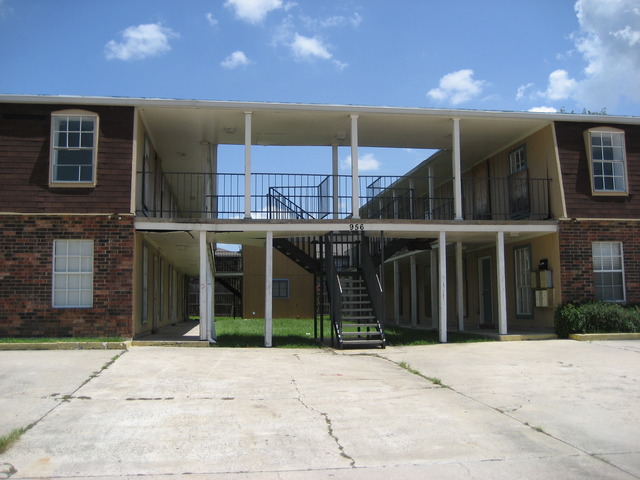 936-956 N. Donmoor Apartments in Baton Rouge, LA - Building Photo - Building Photo