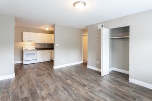 Canoe Creek Apartments in Henderson, KY - Building Photo