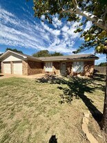 4402 61st St in Lubbock, TX - Building Photo