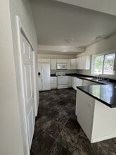 123 7th St NW in Minot, ND - Building Photo - Building Photo