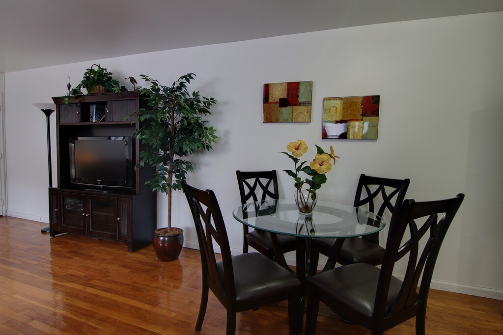 Sunrise Village Apartments in Roselle Park, NJ