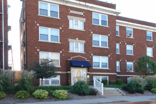 The Royal in Omaha, NE - Foto de edificio - Building Photo