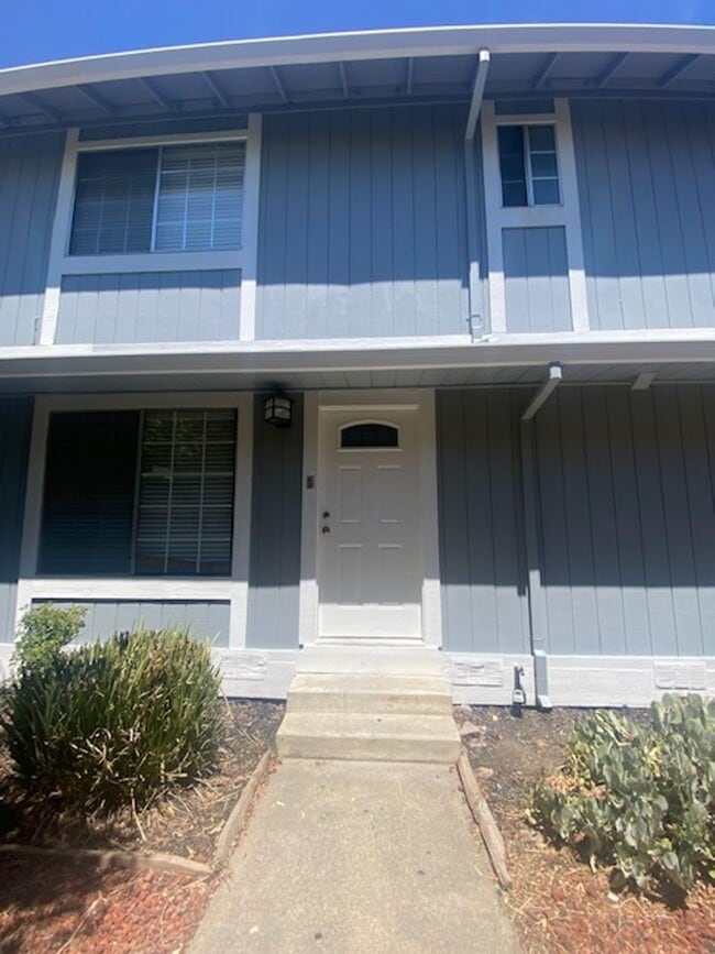 property at 642 N L St